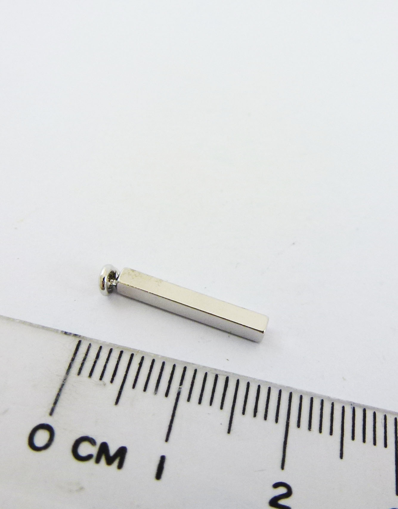 15MM銅鍍正白K單孔附圈方形柱