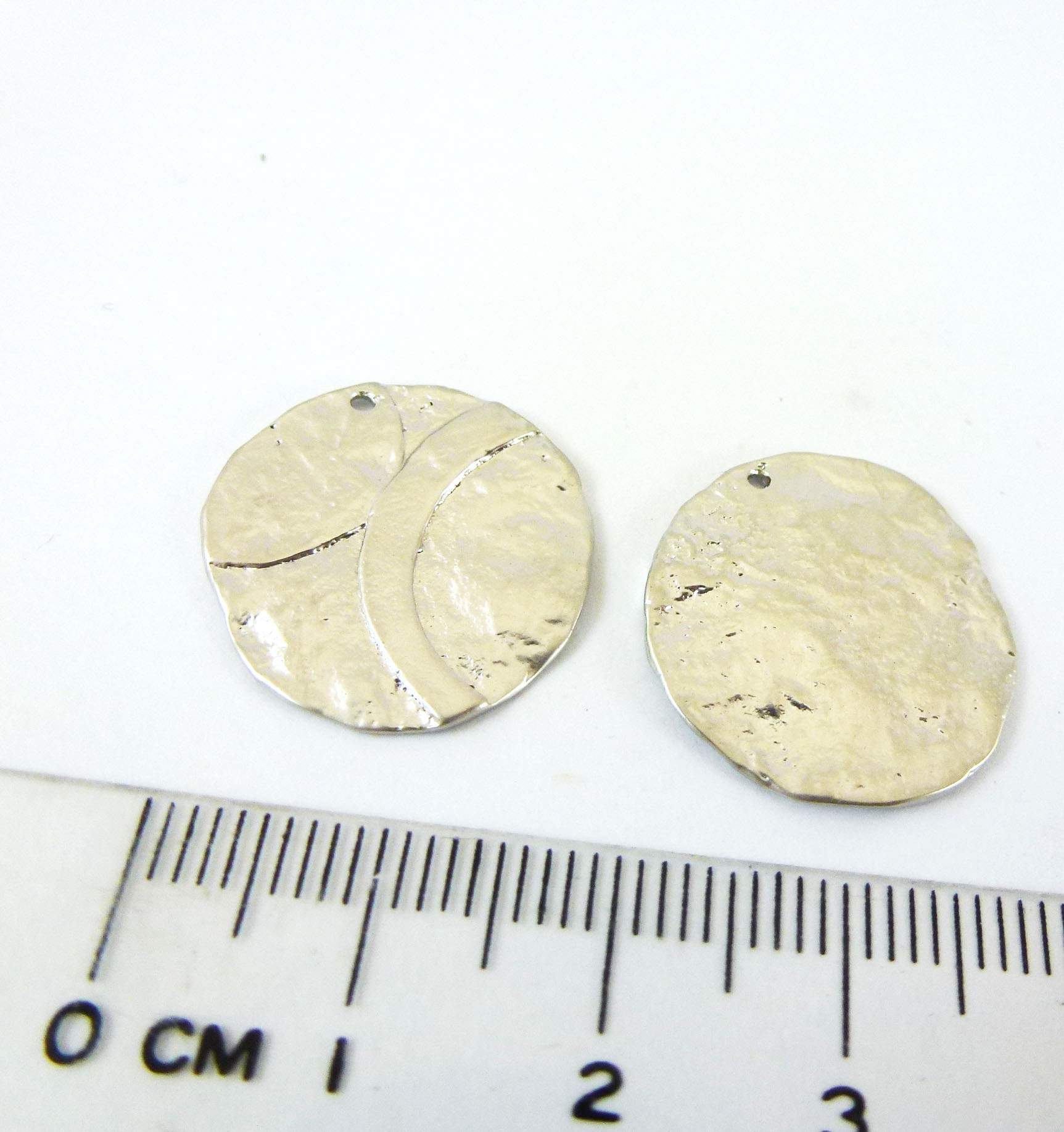 20mm銅鍍霧銀邊洞不規則圓片