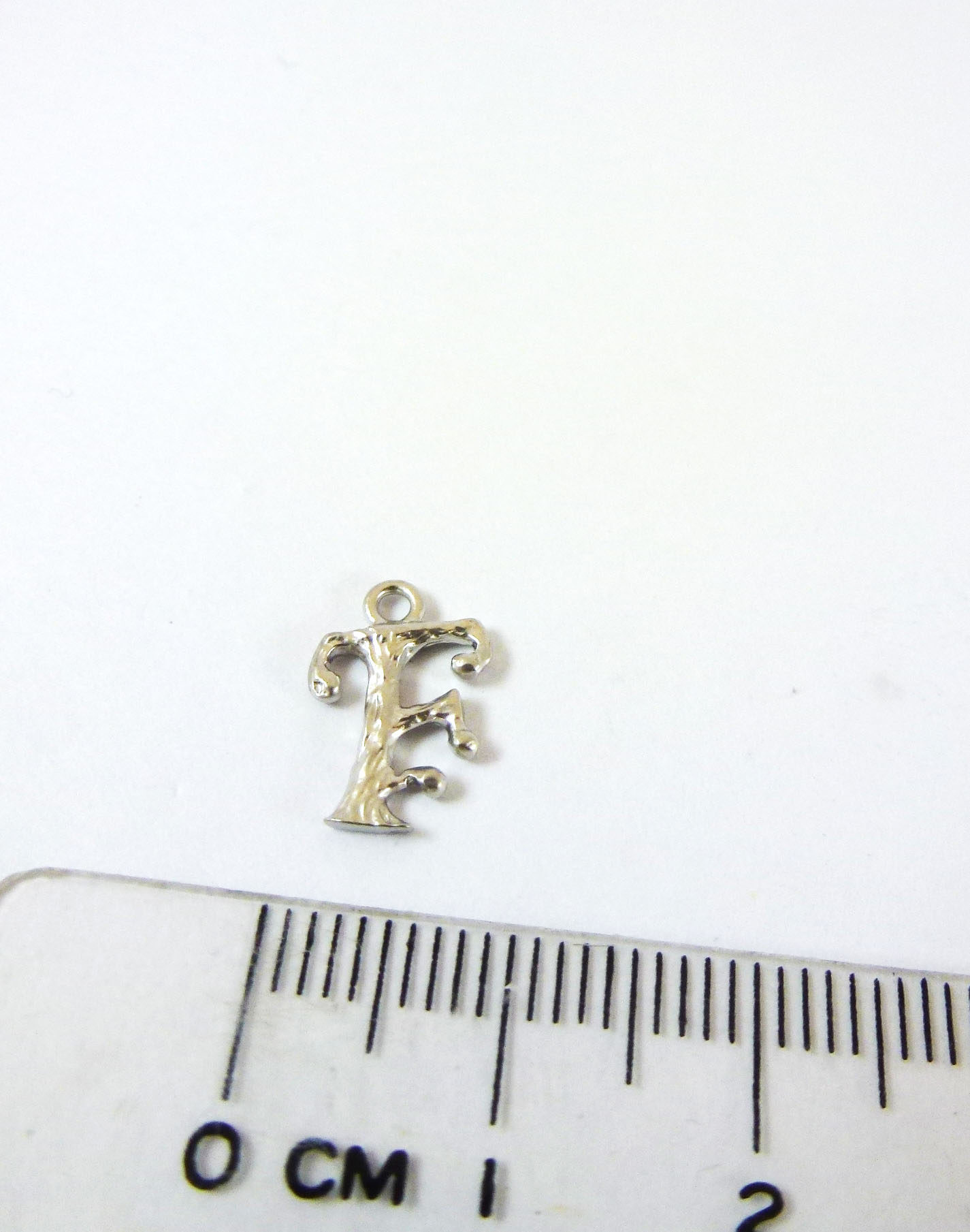 銅鍍霧銀單孔英文字母F
