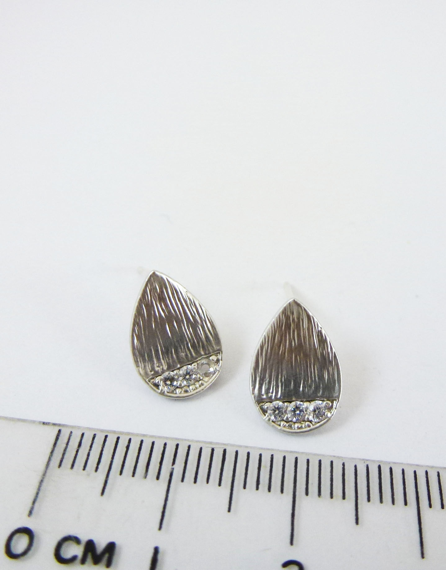 12mm銅鍍霧銀水滴鑲鑽純銀耳針