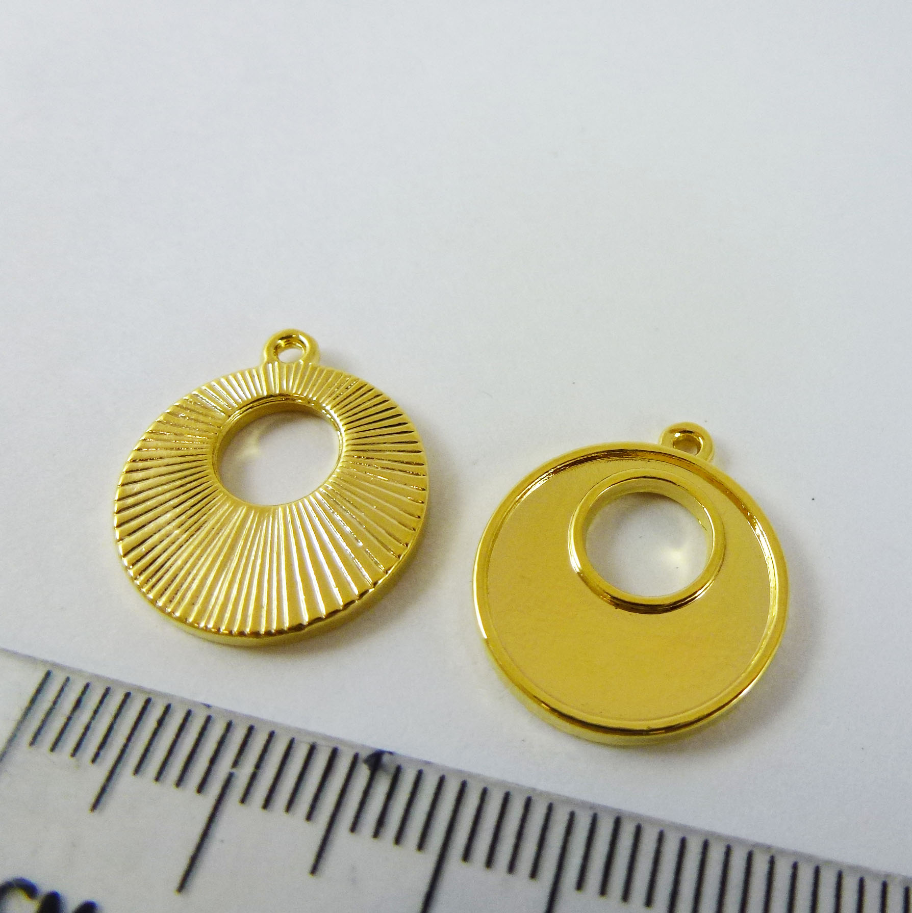 16mm合金鍍金單孔打孔放射紋圓片