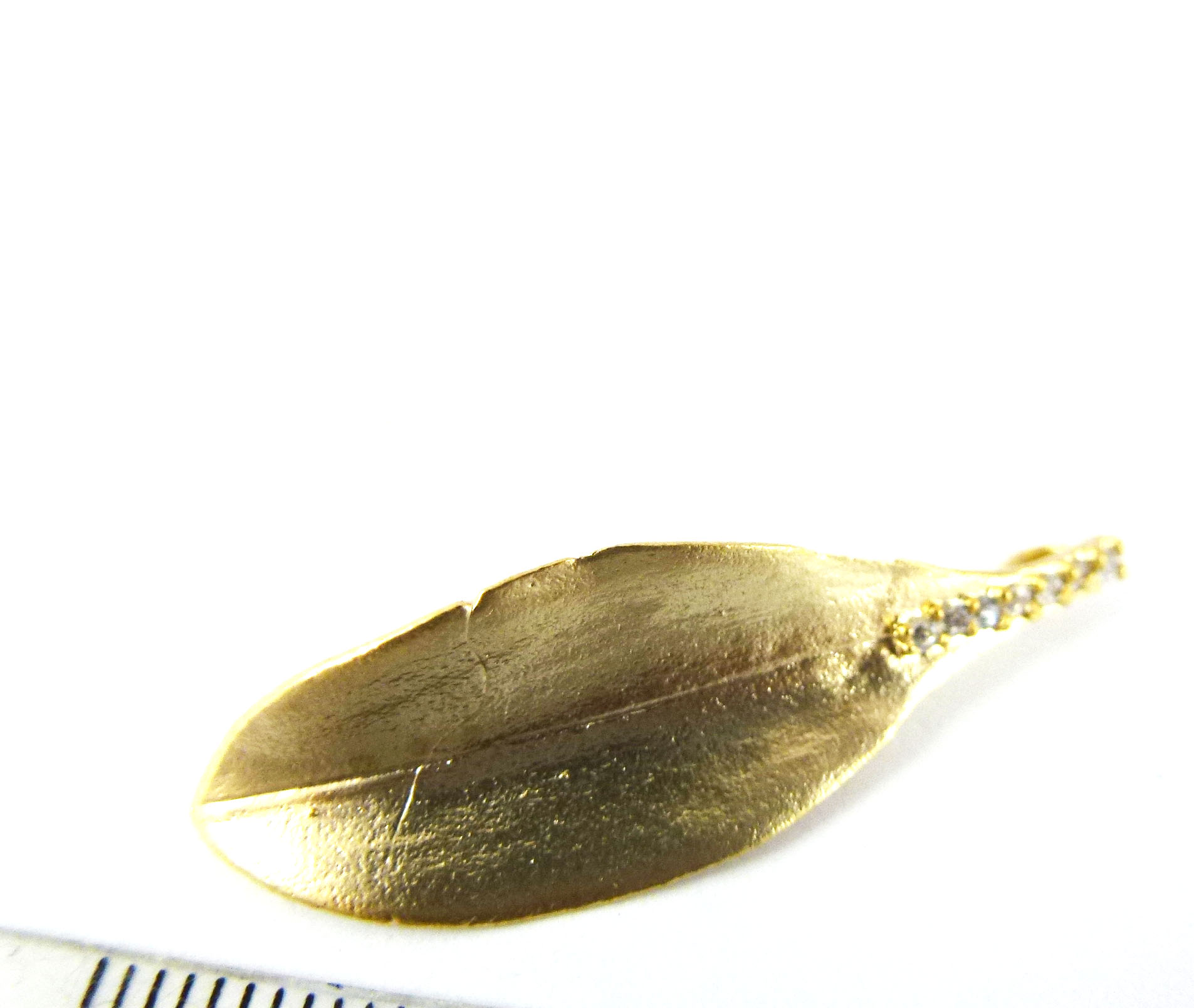 38mm銅鍍霧金背孔鑲鑽葉子