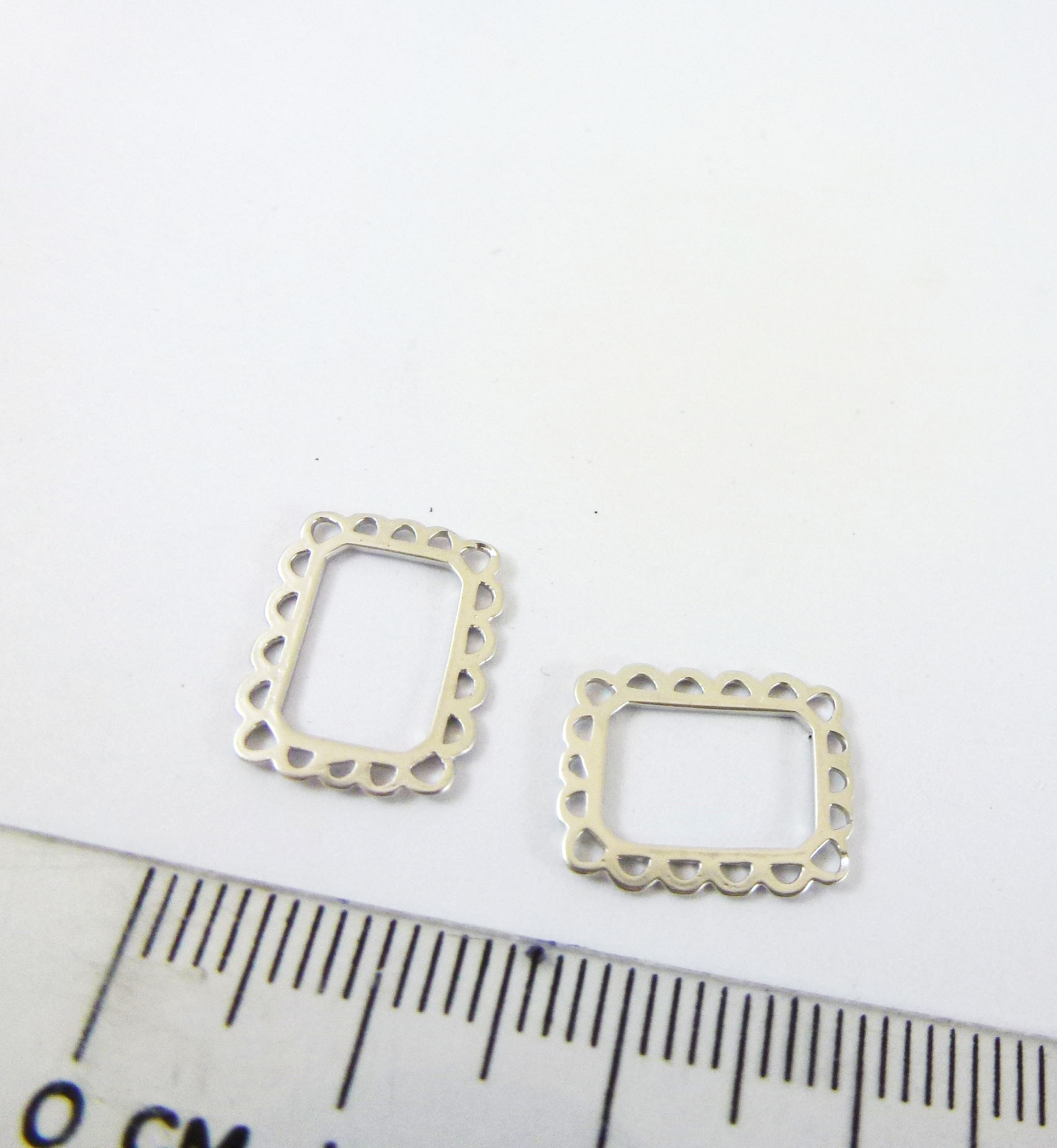 14X11mm銅鍍霧銀空心方形蕾絲