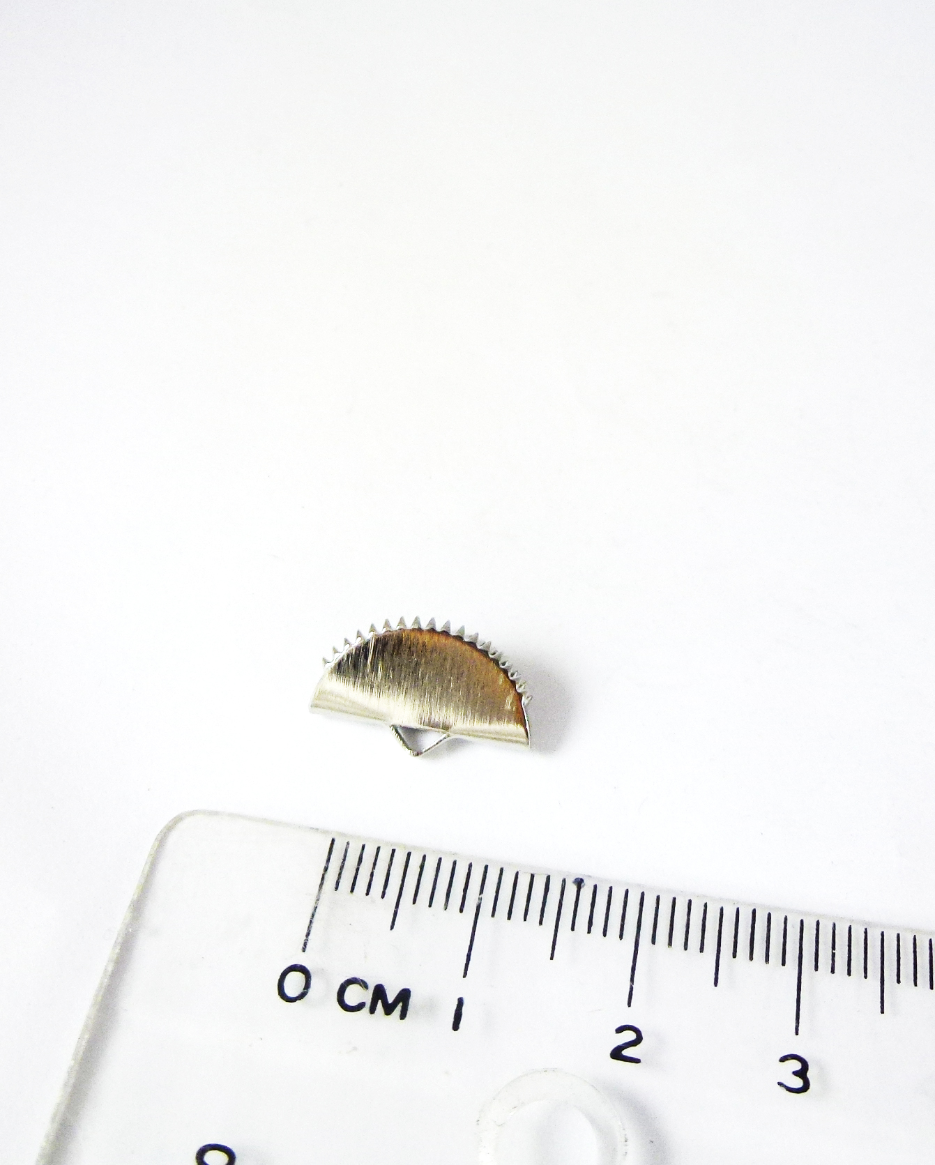 15MM銅鍍白K半圓形扁繩夾片
