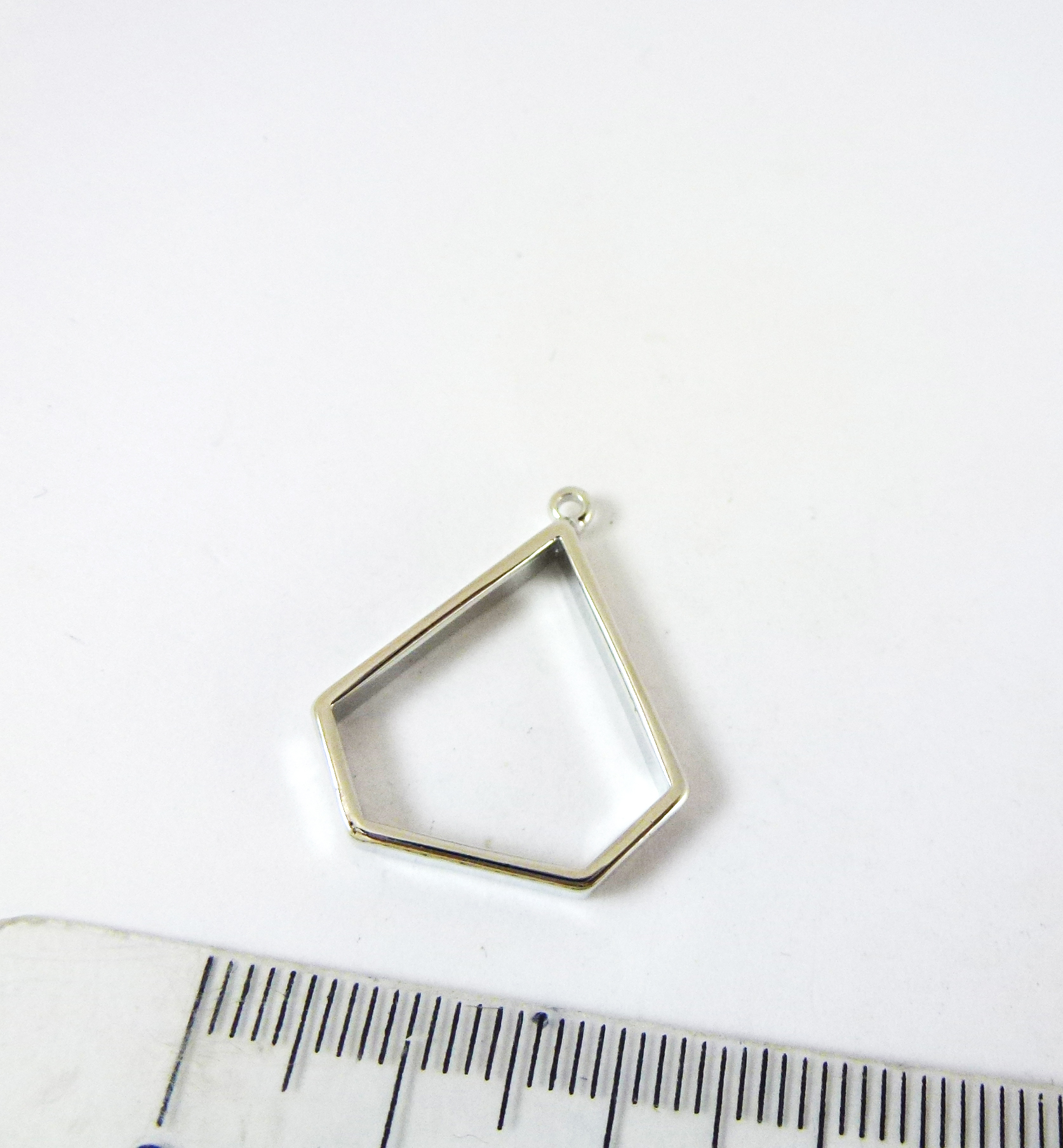 20mm合金鍍白K單孔五邊形框