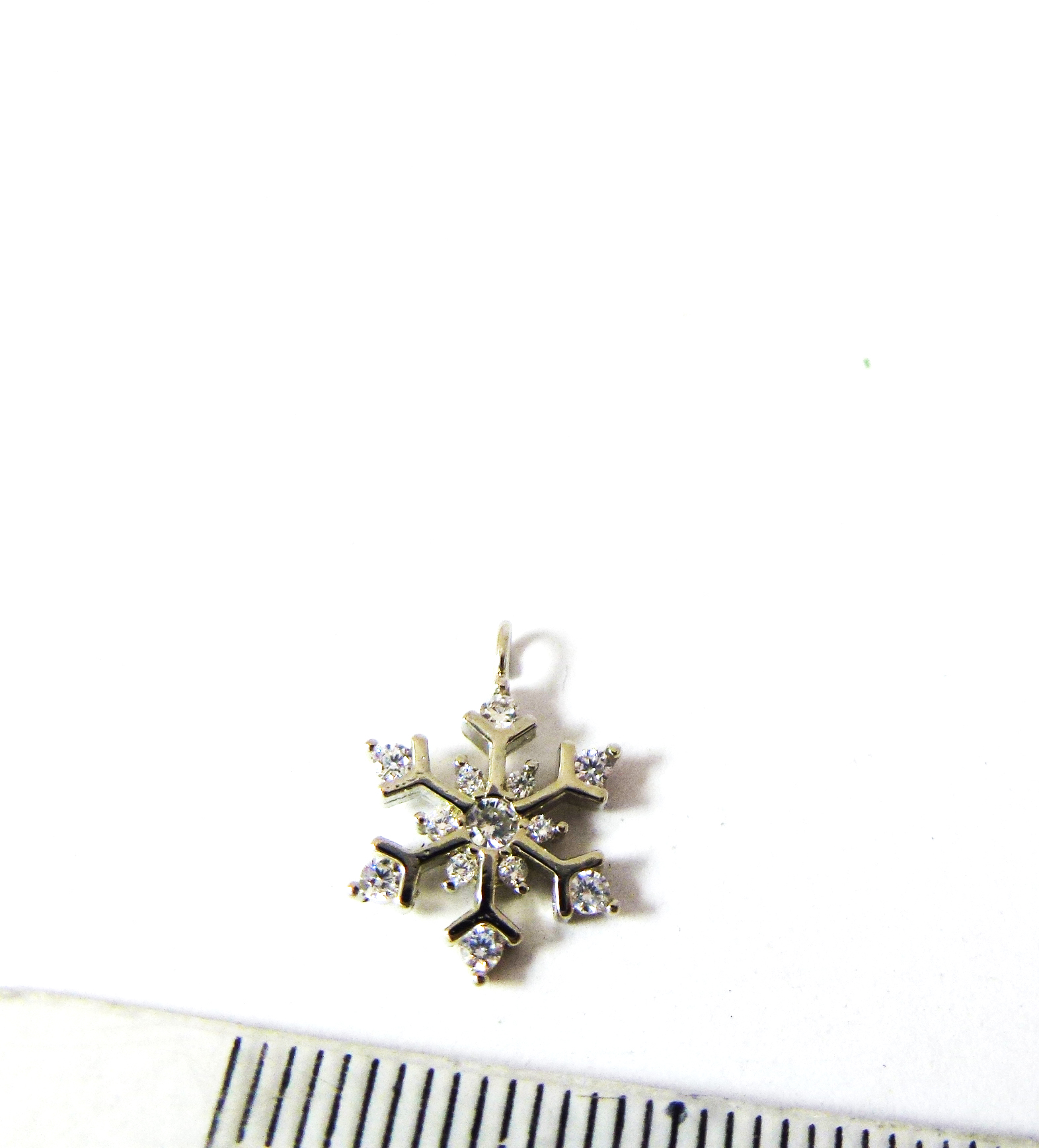 13mm銅鍍白K單孔鑲鑽雪花