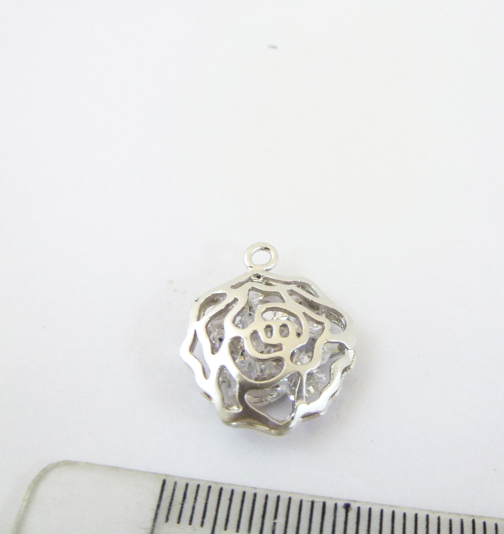 17mm銅鍍霧銀鏤空立體玫瑰花含水晶